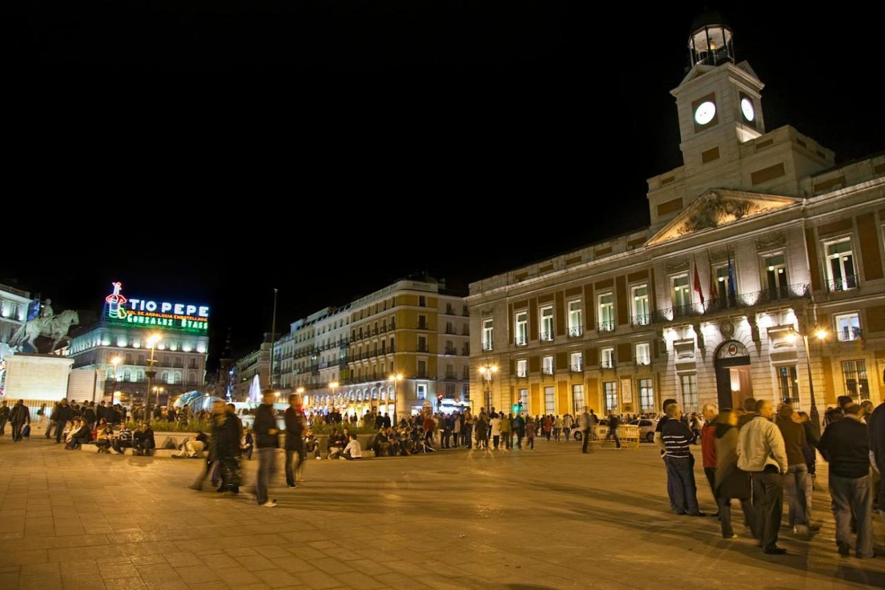 Apartamentos Felipe IV Plaza Mayor Madrid Luaran gambar