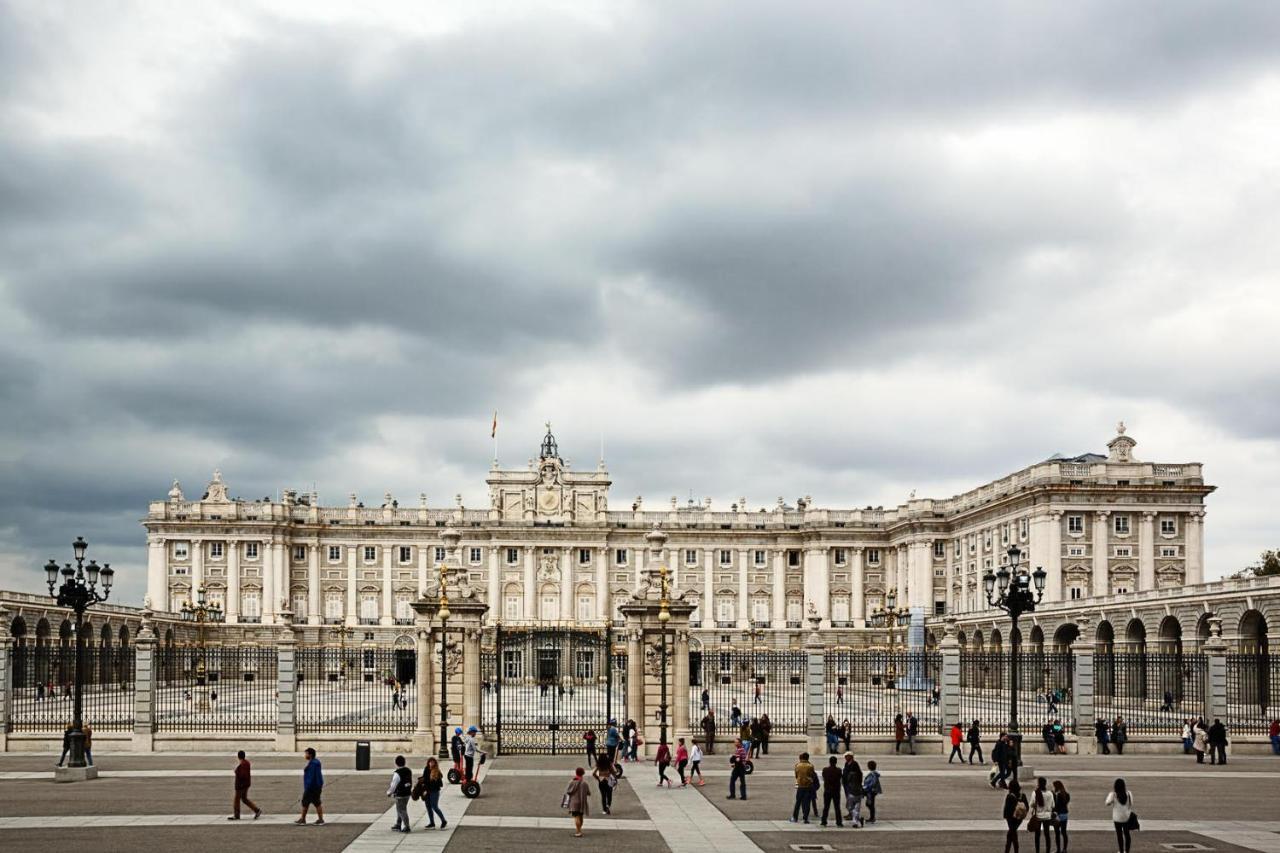Apartamentos Felipe IV Plaza Mayor Madrid Luaran gambar